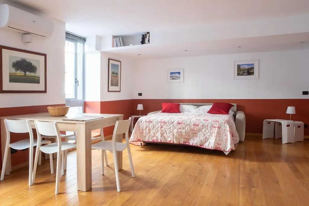 Comfortable Flat In Porta Romana Mediolan 0*,  Włochy